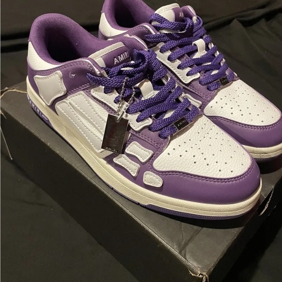 ONLY have sizes 7–10 , I have 2 pair each size